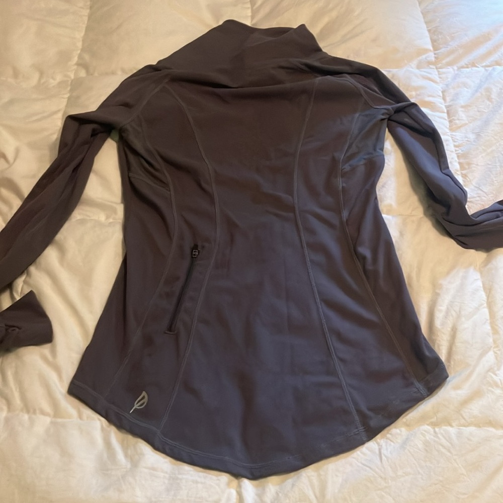 Ptula Running Pullover. - Picture 4 of 6